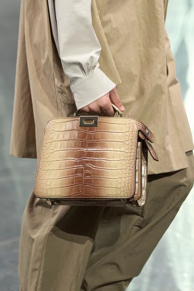 Look 90